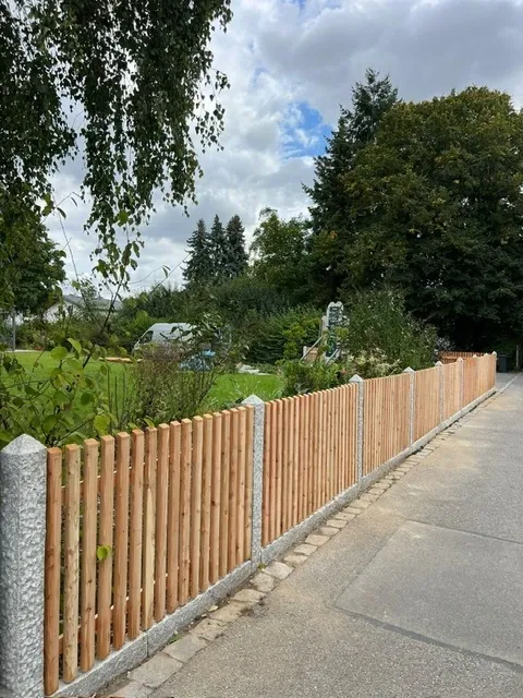 Holzzaun in Nürnberg - fachgerechte Ausführung vor Ort
